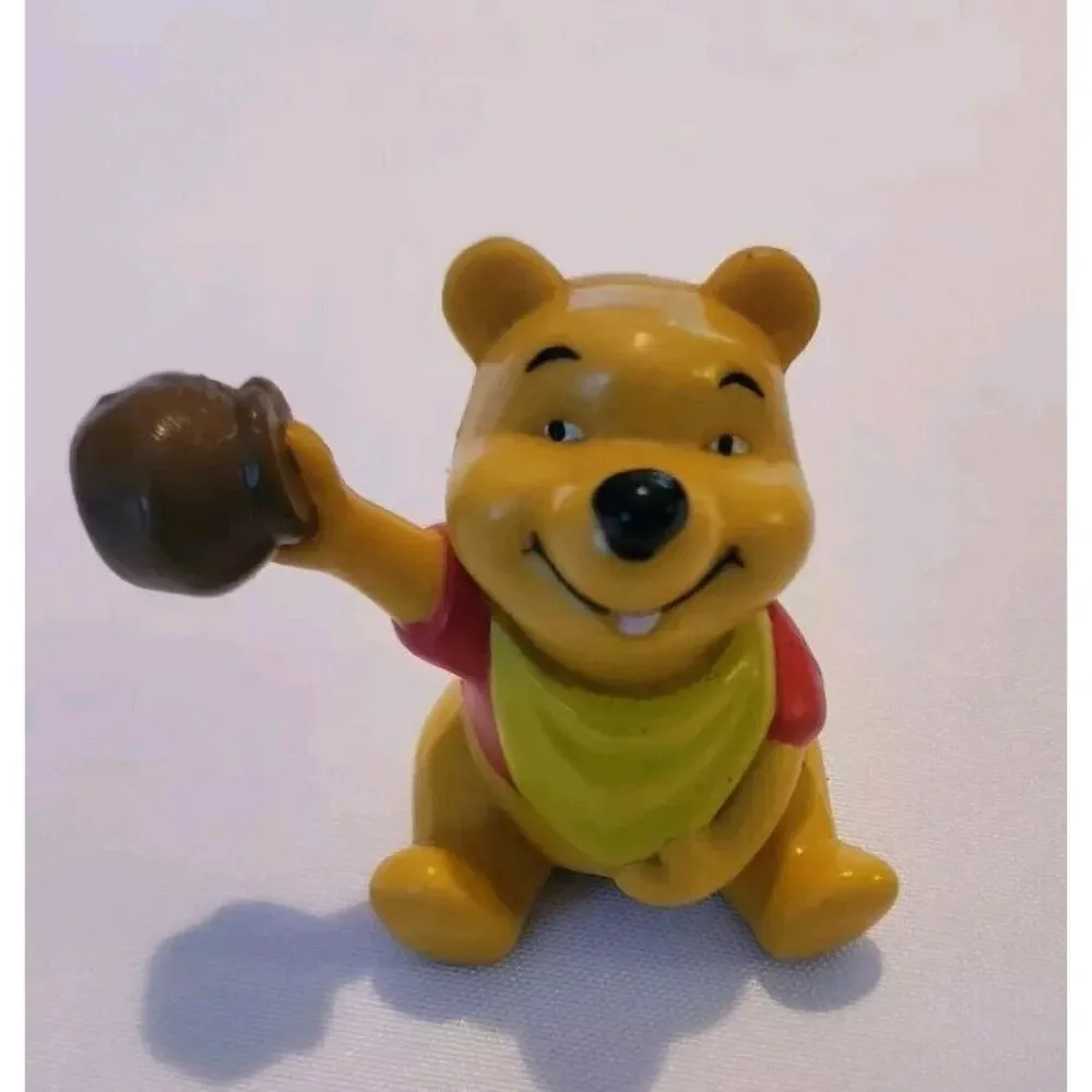 DISNEY WINNIE THE POOH FIGURE 2